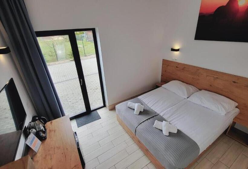 ホテル Konopielka