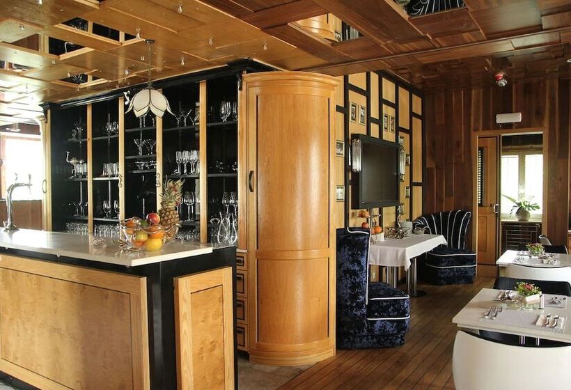 ホテル Mala Anglia Deluxe Rooms & Spa