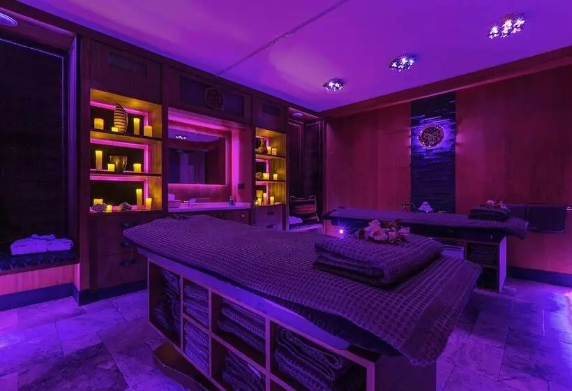 ホテル Mala Anglia Deluxe Rooms & Spa
