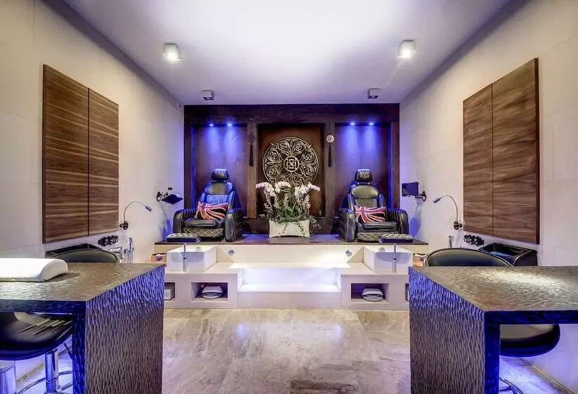 ホテル Mala Anglia Deluxe Rooms & Spa
