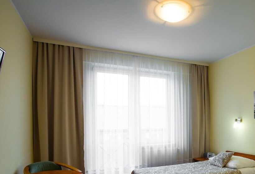 בית מלון כפרי Nat Kołobrzeg