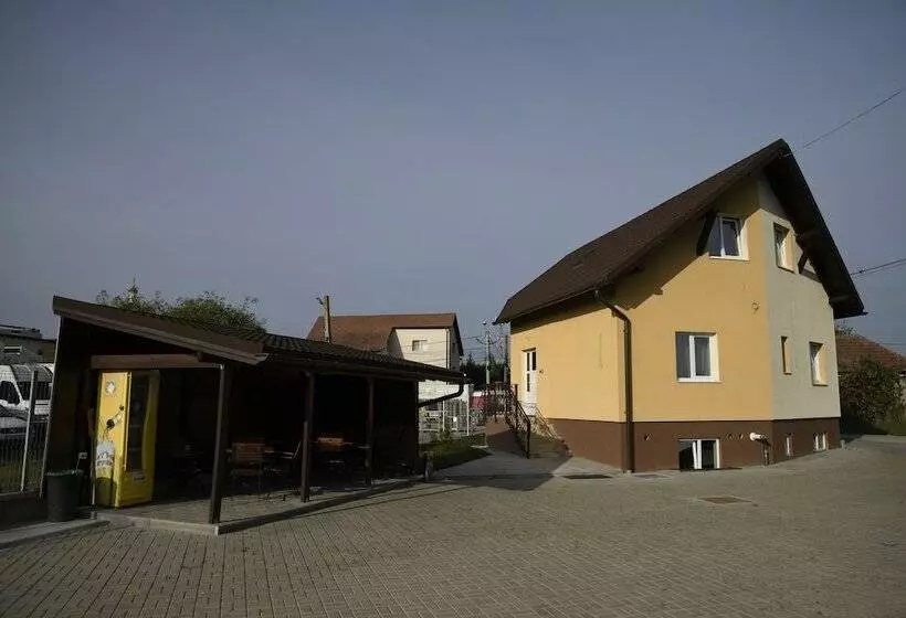 Hotelli Pensiunea Zbor