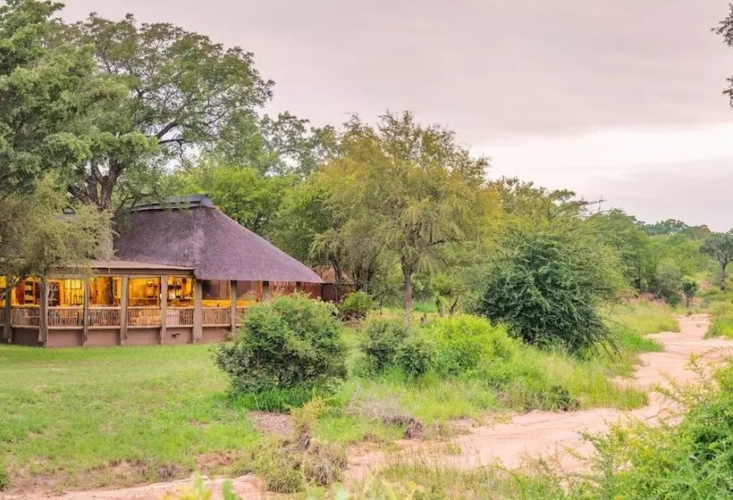 هتل Shindzela Tented Safari Camp