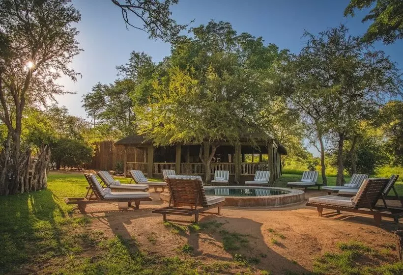 هتل Shindzela Tented Safari Camp