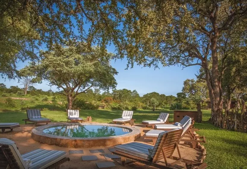 هتل Shindzela Tented Safari Camp