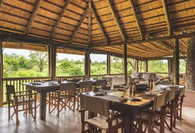 هتل Shindzela Tented Safari Camp