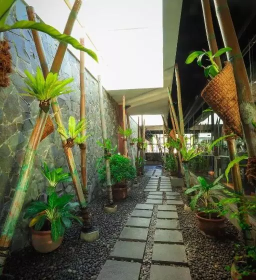 Hotelli Swissbelinn Saripetojo Solo