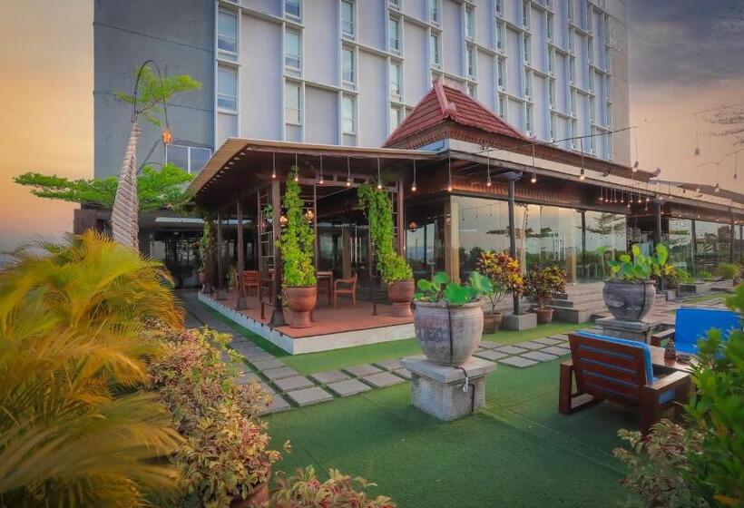 فندق Swissbelinn Saripetojo Solo
