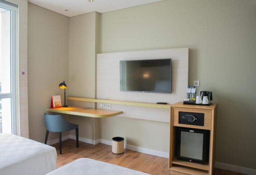 فندق Swissbelinn Saripetojo Solo