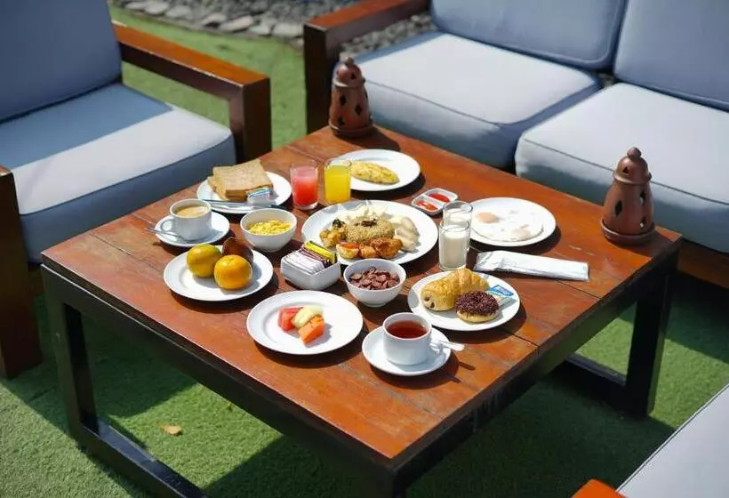 Hotelli Swissbelinn Saripetojo Solo