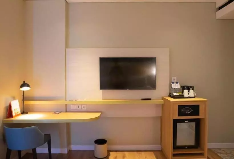 Hotelli Swissbelinn Saripetojo Solo