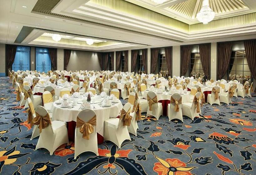 فندق Swissbelinn Saripetojo Solo