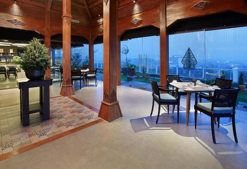 فندق Swissbelinn Saripetojo Solo