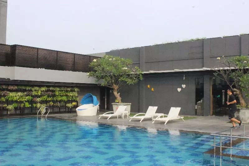 Hotelli Swissbelinn Saripetojo Solo