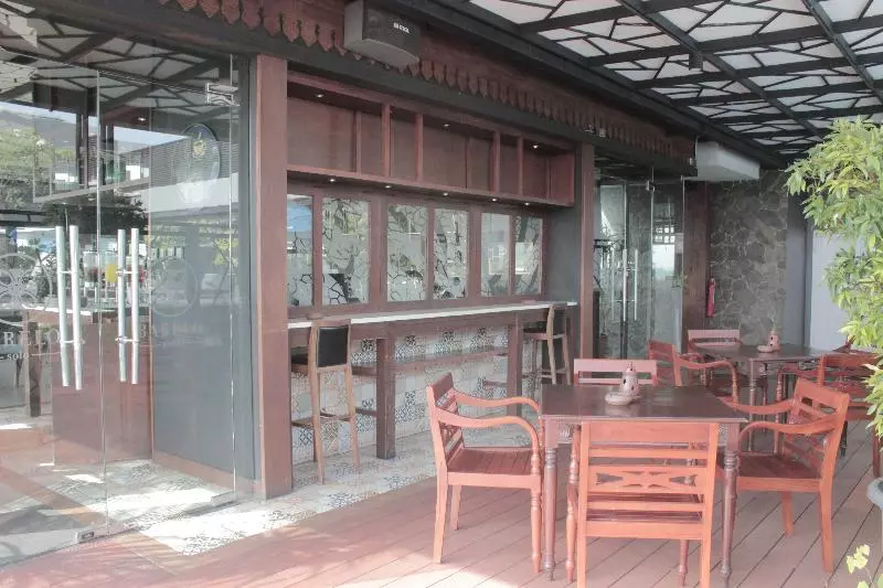 Hotelli Swissbelinn Saripetojo Solo