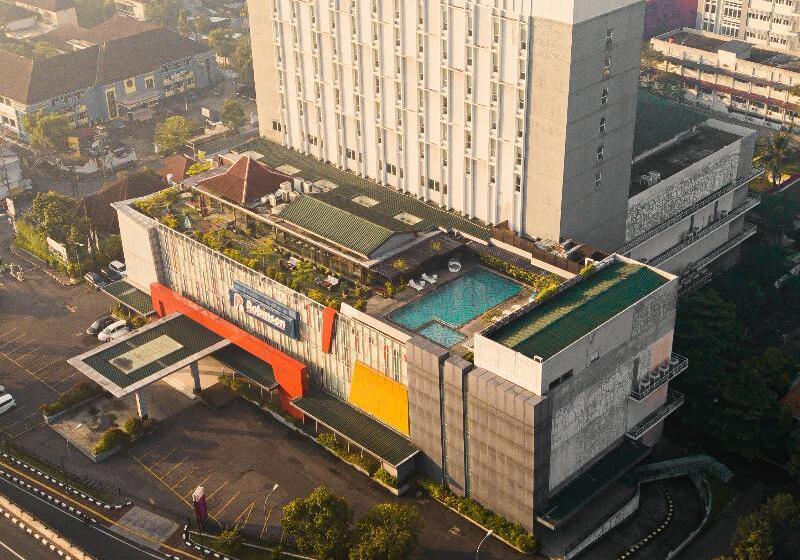 فندق Swissbelinn Saripetojo Solo