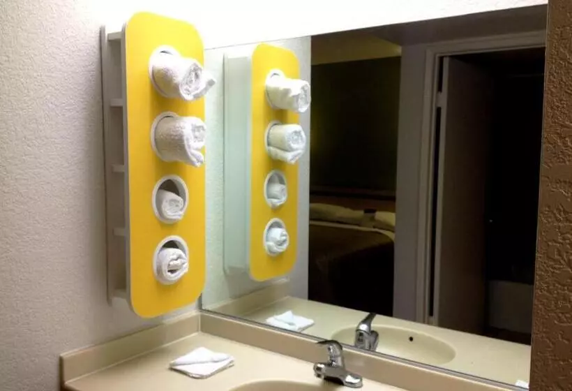 Motel 6 Hemet