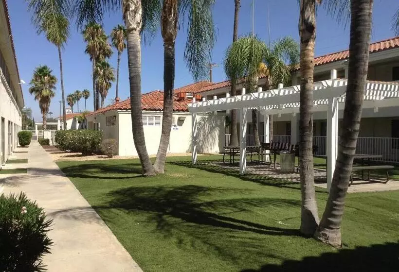 Motel 6 Hemet