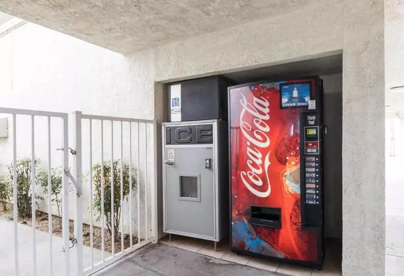 Motel 6 Hemet