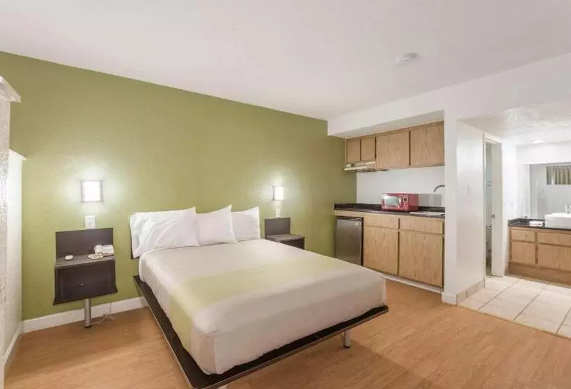 Motel 6 Hemet