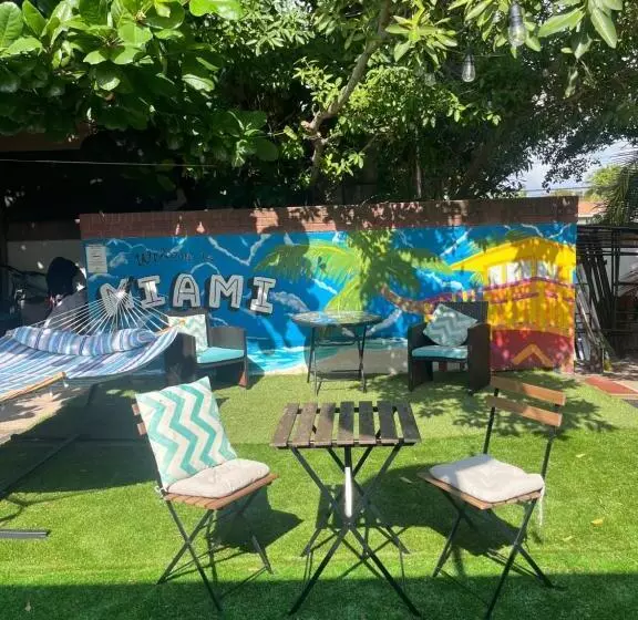 هاستل Beds & Sheets Downtown