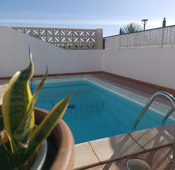 ユースホステル Moana Surf House