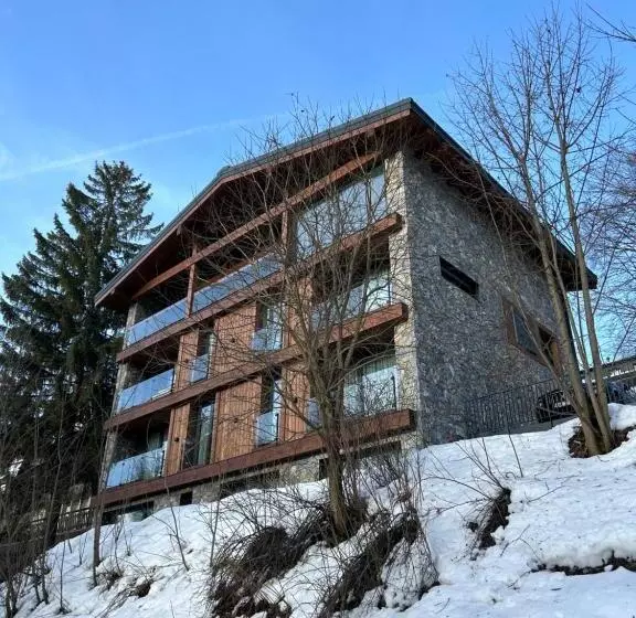Avenue Chalet