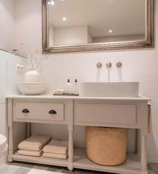 Aamiaismajoitus (B&B) Chez Lindy Country Guesthouse