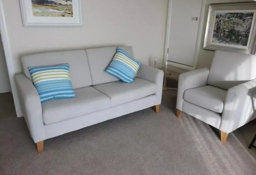 Aamiaismajoitus (B&B) Khandallah Harbour View Bnb