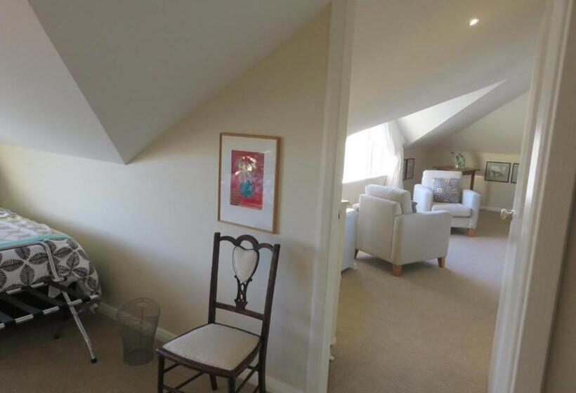 مبيت وإفطار Khandallah Harbour View Bnb