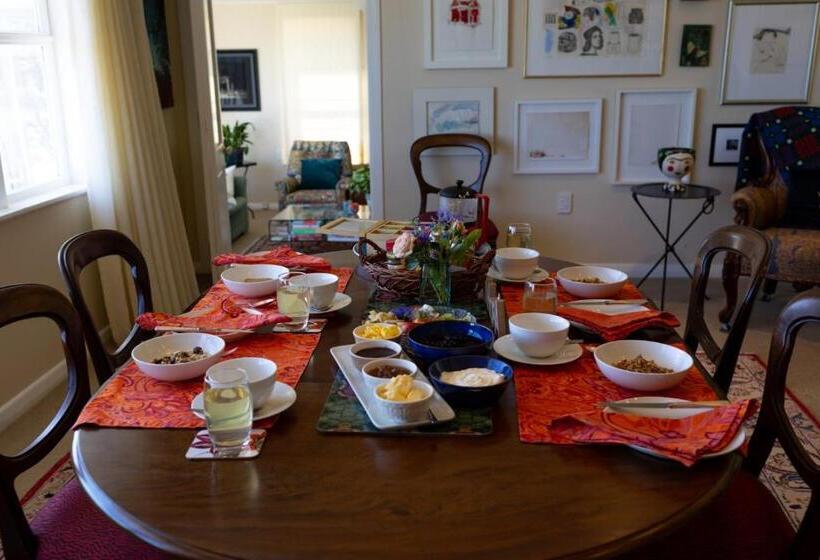 مبيت وإفطار Khandallah Harbour View Bnb