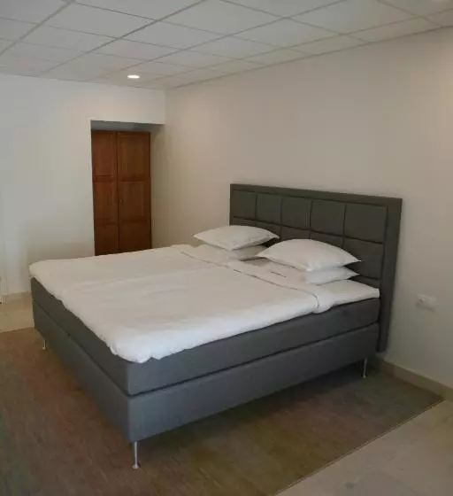 Hotelli Château Lecusse   La Grande Roche   Hôtel, Spa, Boutique & Restaurant