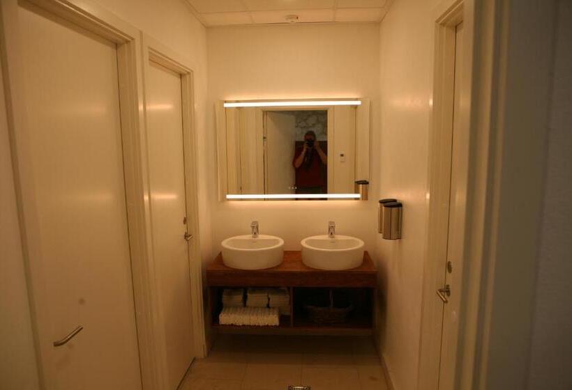 فندق Château Lecusse La Grande Roche Hôtel, Spa, Boutique & Restaurant