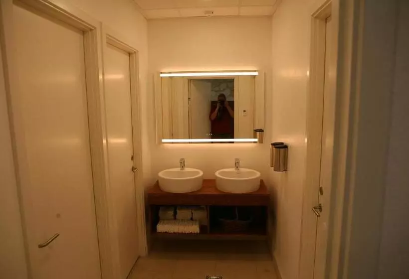 Hotelli Château Lecusse   La Grande Roche   Hôtel, Spa, Boutique & Restaurant