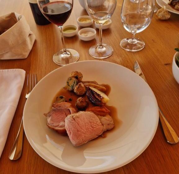 فندق Château Lecusse La Grande Roche Hôtel, Spa, Boutique & Restaurant