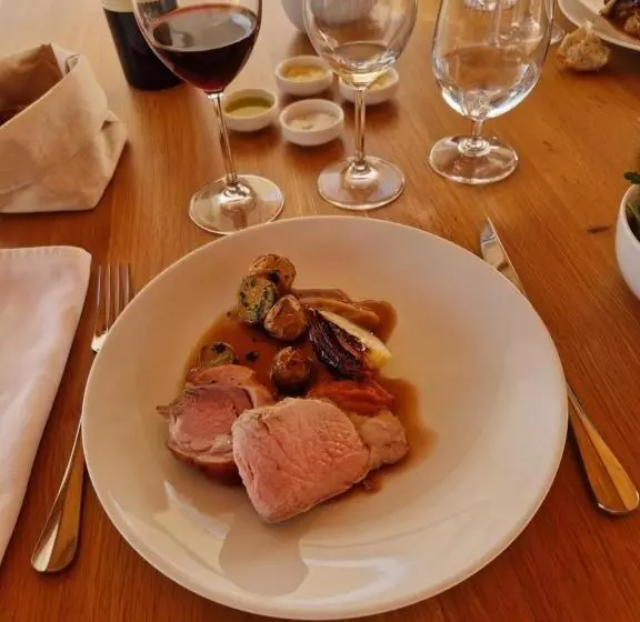 Hotelli Château Lecusse   La Grande Roche   Hôtel, Spa, Boutique & Restaurant