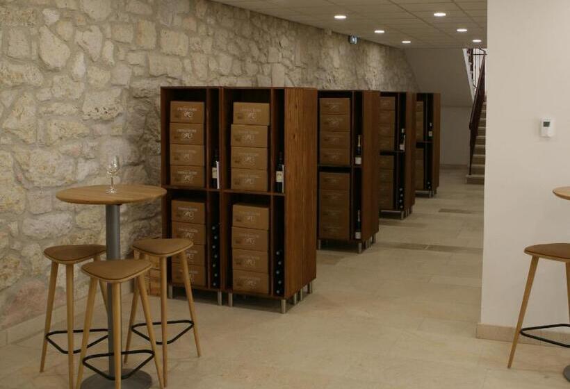 فندق Château Lecusse La Grande Roche Hôtel, Spa, Boutique & Restaurant