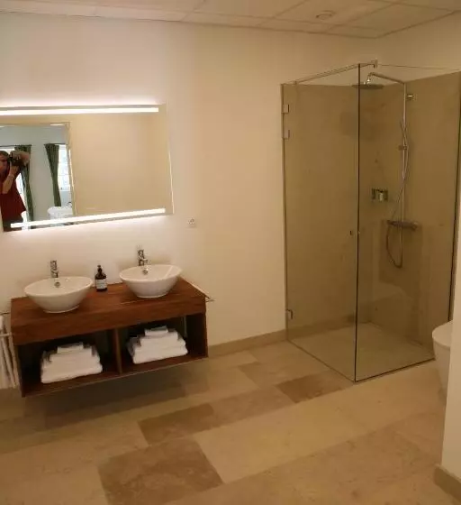 Hotelli Château Lecusse   La Grande Roche   Hôtel, Spa, Boutique & Restaurant