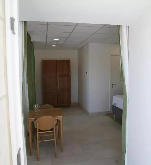 Hotelli Château Lecusse   La Grande Roche   Hôtel, Spa, Boutique & Restaurant