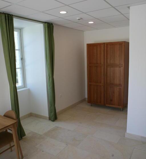 فندق Château Lecusse La Grande Roche Hôtel, Spa, Boutique & Restaurant