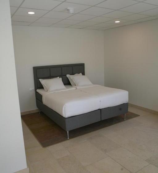 فندق Château Lecusse La Grande Roche Hôtel, Spa, Boutique & Restaurant