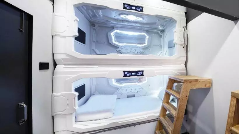 カプセルホテル Naptapgo, Noida 63 Metro   Japanese Capsule Family Suite   Lounge, Cafe, Wi Fi