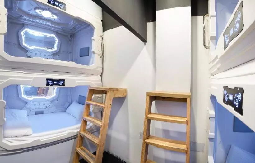 カプセルホテル Naptapgo, Noida 63 Metro   Japanese Capsule Family Suite   Lounge, Cafe, Wi Fi