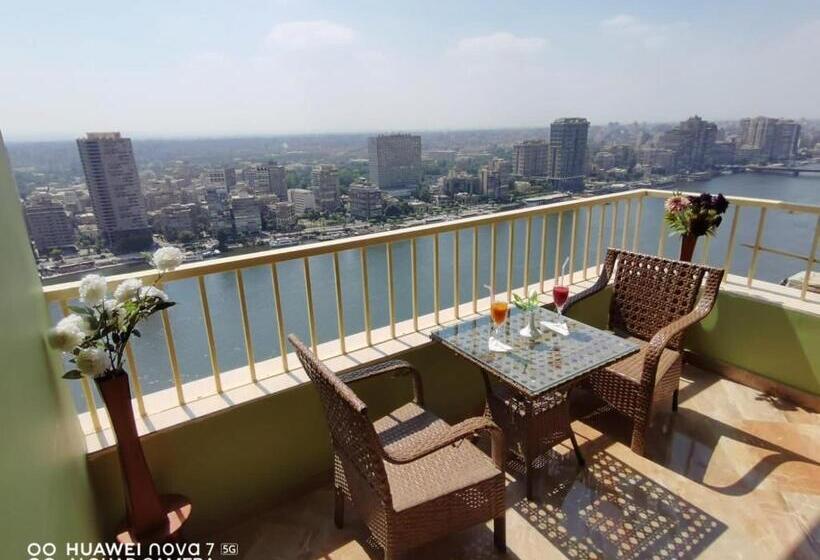 هتل Holiday Nile Cairo