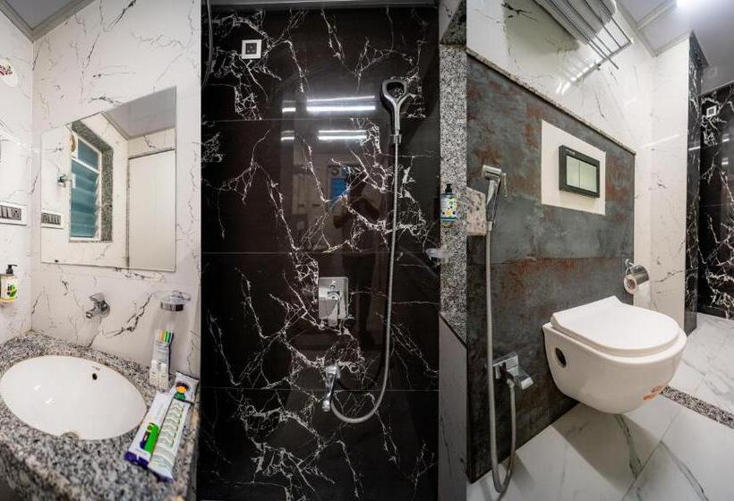 Hotel Treebo Sai Rekha Inn