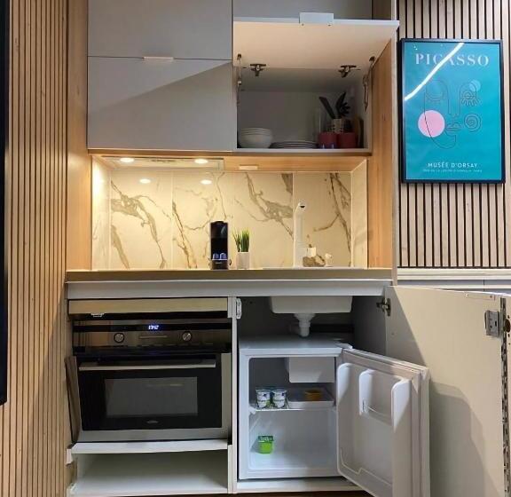 L Appart Hôtel 23ème Avenue Spa Privatif Love Room Appartements à Thèmes