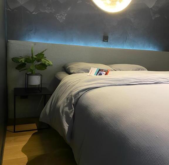 L Appart Hôtel 23ème Avenue Spa Privatif Love Room Appartements à Thèmes