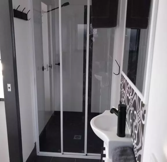 モーテル The Dugongs  Rest