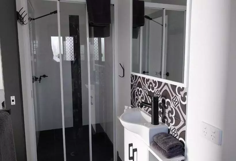 モーテル The Dugongs  Rest