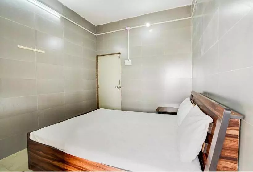 Oyo Ramdev Hotel & Guest House